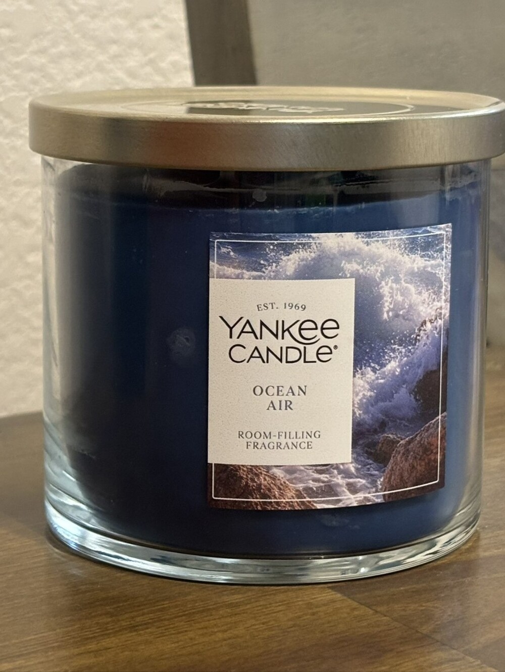 YANKEE CANDLE Ocean Air (Medium 3 Wick Candle) NEW!